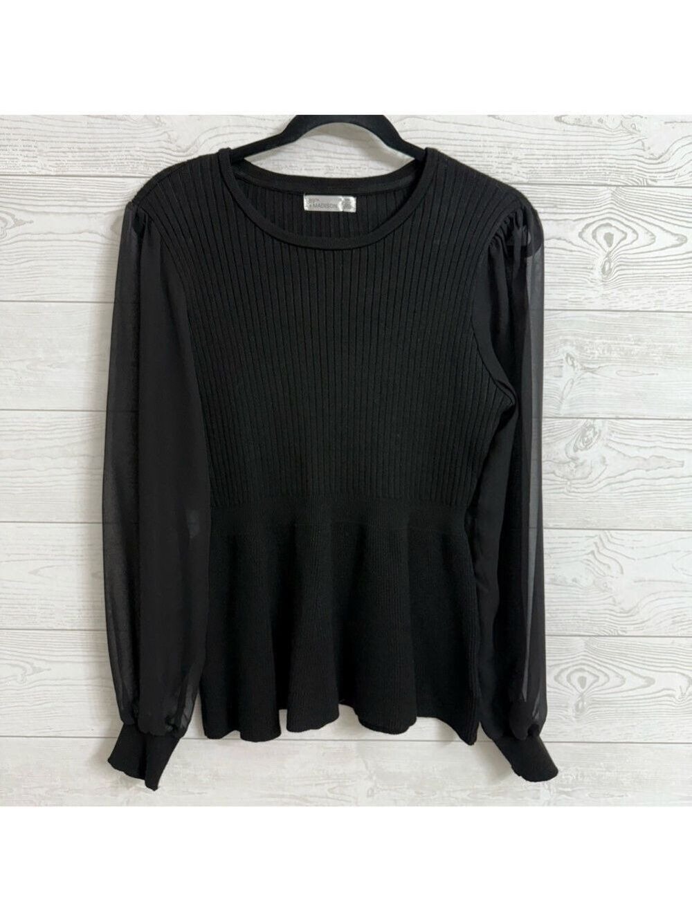 89th & Madison Women’s Black Long Sleeve Sweater. Size M